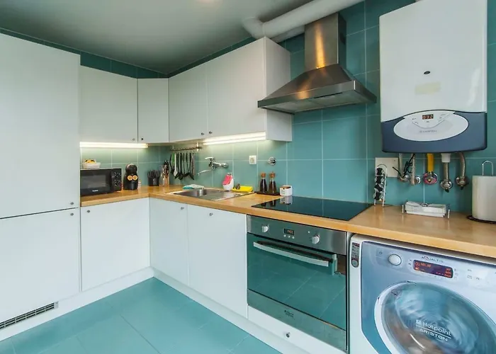 Nip | Center Near Sights Apartment Porto