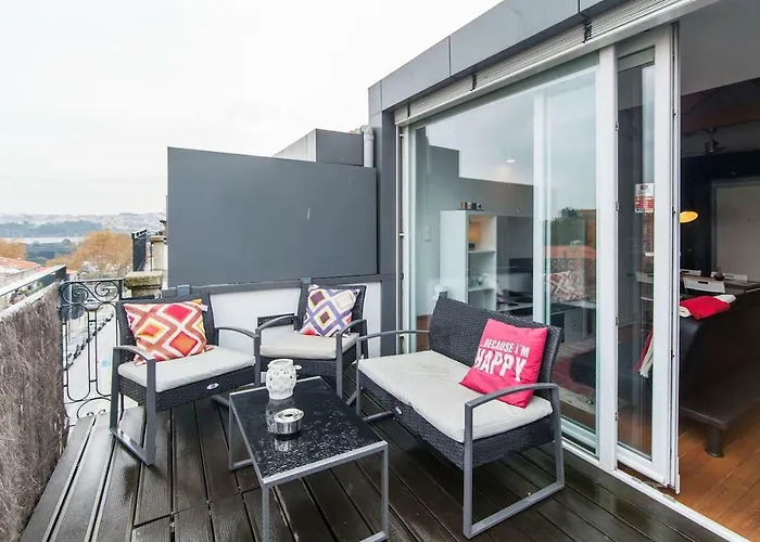 Nip | Center Near Sights شقة