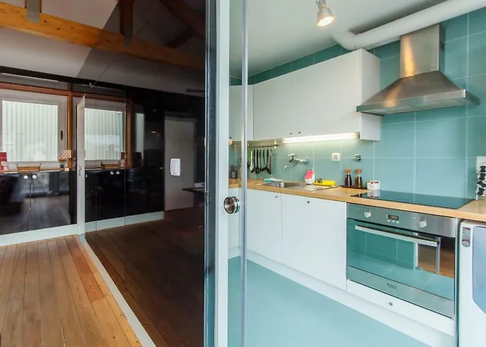 Nip | Center Near Sights * بورتو